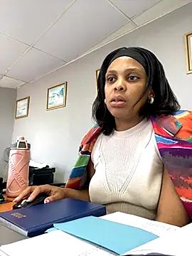 Snapshot of 031bubbles chatting on 11/11/25, 07:58 031bubbles online show from 11/11/25, 07:58