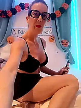 Snapshot of Naughtyeva16 chatting on 10/09/25, 09:43 Naughtyeva16 online show from 10/09/25, 09:43