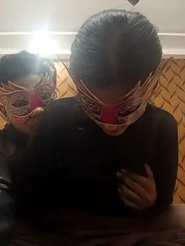 romantic couple1 online show from 11/23/25, 01:48