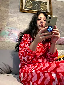 PrincessYYara online show from 10/11/25, 07:42