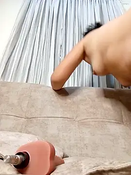 Marian Zeller online show from 10/31/25, 09:06