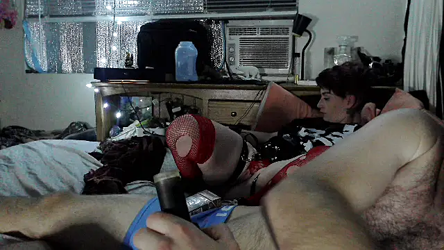 Snapshot of 0PurplePear0 chatting on 09/27/25, 10:21 0PurplePear0 online show from 09/27/25, 10:21