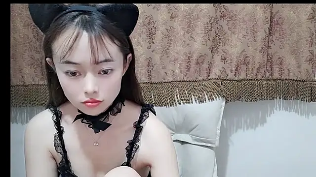 Snapshot of Zhenlihoney10 chatting on 11/04/25, 11:58 Zhenlihoney10 online show from 11/04/25, 11:58