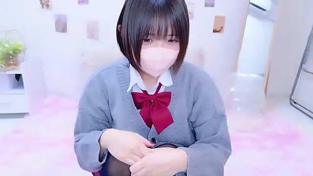 Hinata Sun online show from 12/03/25, 01:32