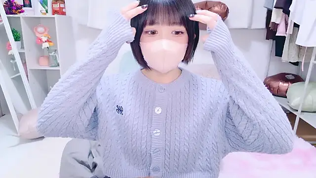 Hinata Sun online show from 02/19/26, 03:42