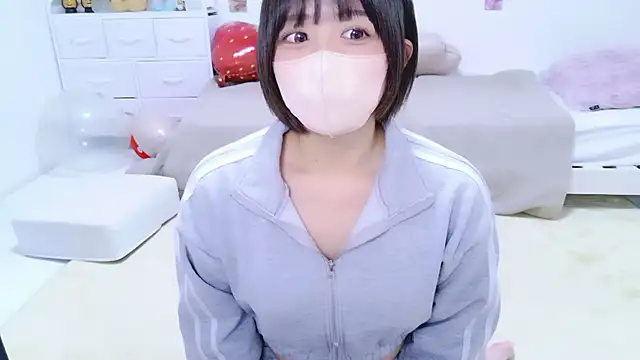 Hinata Sun online show from 05/03/26, 09:07