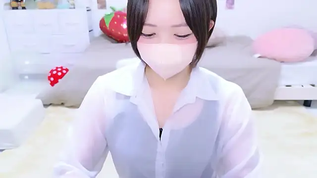 Hinata Sun online show from 04/23/26, 12:00