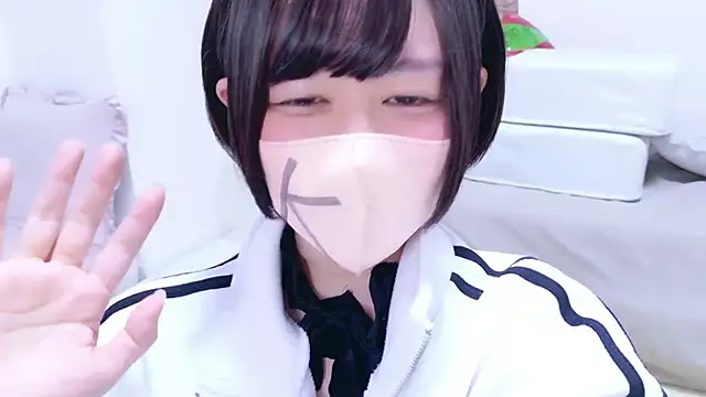 Hinata Sun online show from 05/07/26, 09:45
