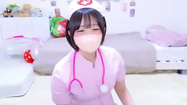 Hinata Sun online show from 05/10/26, 01:25