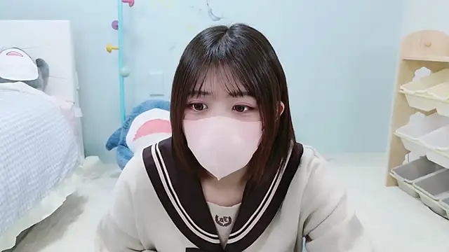 Hinata Sun online show from 11/09/25, 10:41