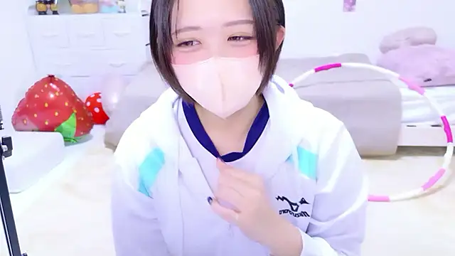 Hinata Sun online show from 05/12/26, 12:00