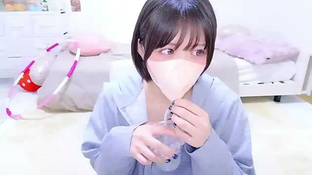 Hinata Sun online show from 05/14/26, 12:29