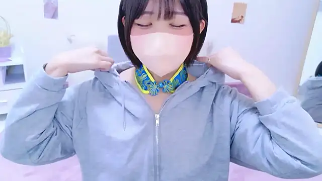 Hinata Sun online show from 06/01/26, 11:43