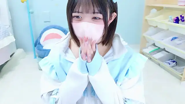 Hinata Sun online show from 11/17/25, 03:49