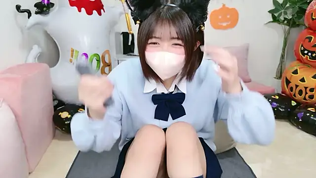 Hinata Sun online show from 10/27/25, 10:38