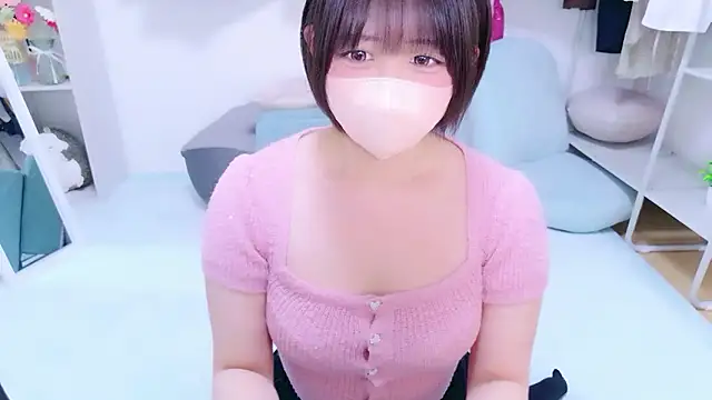 Hinata Sun online show from 06/02/26, 11:21