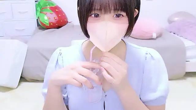 Hinata Sun online show from 05/06/26, 12:53