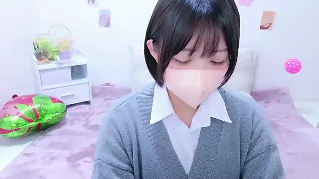 Hinata Sun online show from 05/15/26, 06:11