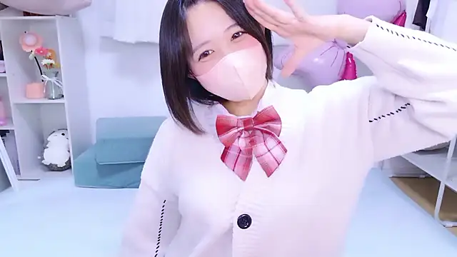 Hinata Sun online show from 04/11/26, 09:13