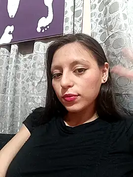 Snapshot of Lahila_ chatting on 10/12/25, 01:12 Lahila online show from 10/12/25, 01:12