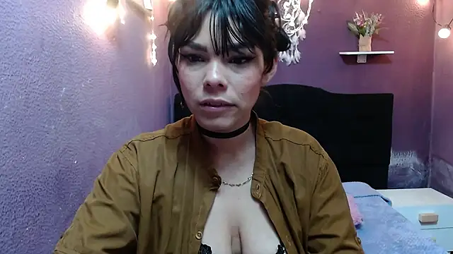 Snapshot of brenda_smile33 chatting on 10/16/25, 01:19 brenda smile33 online show from 10/16/25, 01:19