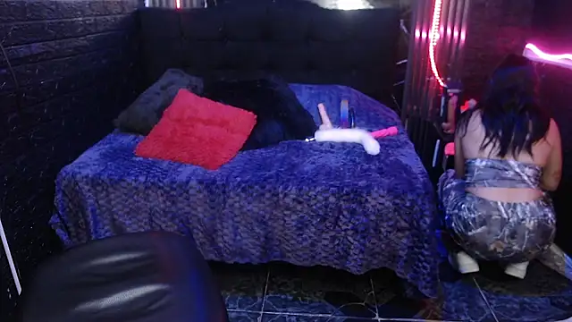 Snapshot of brenda_smile33 chatting on 02/06/26, 02:02 brenda smile33 online show from 02/06/26, 02:02