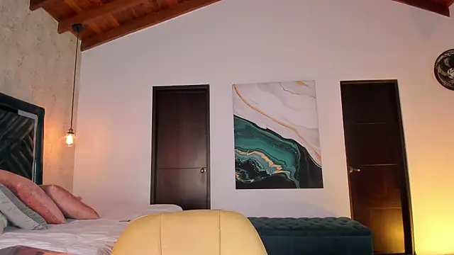 Sofi Moreno online show from 10/10/25, 12:17