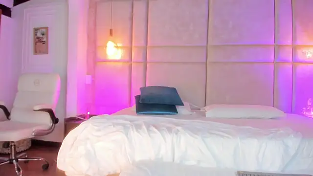 Sofi Moreno online show from 09/16/25, 12:28