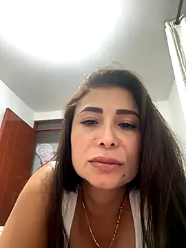 Snapshot of mia_mancinii chatting on 10/20/25, 03:30 mia mancinii online show from 10/20/25, 03:30