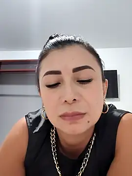 Snapshot of mia_mancinii chatting on 07/18/26, 03:15 mia mancinii online show from 07/18/26, 03:15