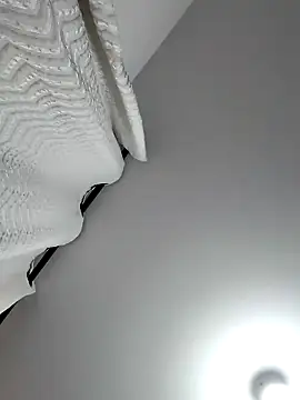 mia mancinii online show from 04/22/26, 03:35