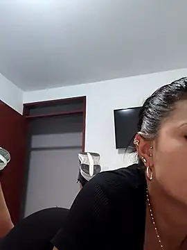 Snapshot of mia_mancinii chatting on 07/07/26, 01:30 mia mancinii online show from 07/07/26, 01:30