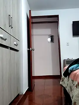 mia mancinii online show from 04/09/26, 02:34