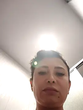 Snapshot of mia_mancinii chatting on 05/18/26, 11:42 mia mancinii online show from 05/18/26, 11:42