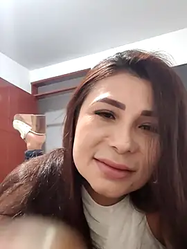 Snapshot of mia_mancinii chatting on 06/27/26, 01:44 mia mancinii online show from 06/27/26, 01:44