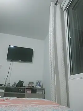 mia mancinii online show from 12/02/25, 12:11