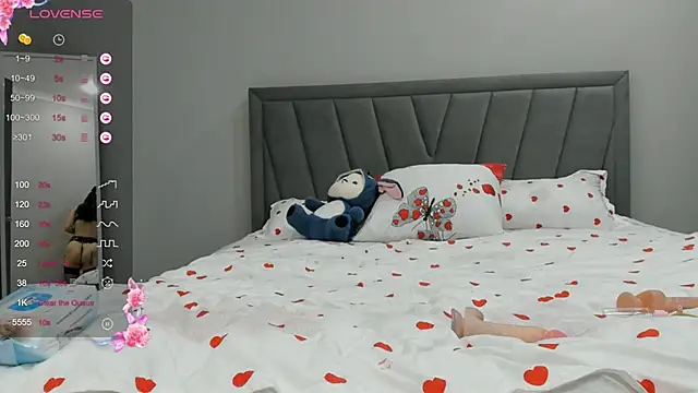 qimiiqo online show from 09/24/25, 05:08