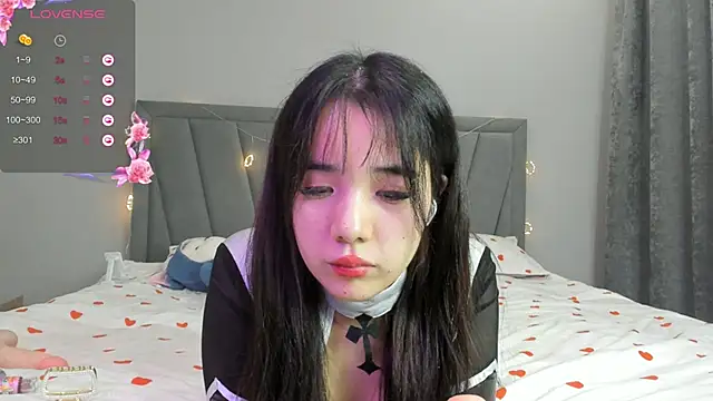 qimiiqo online show from 11/25/25, 01:33