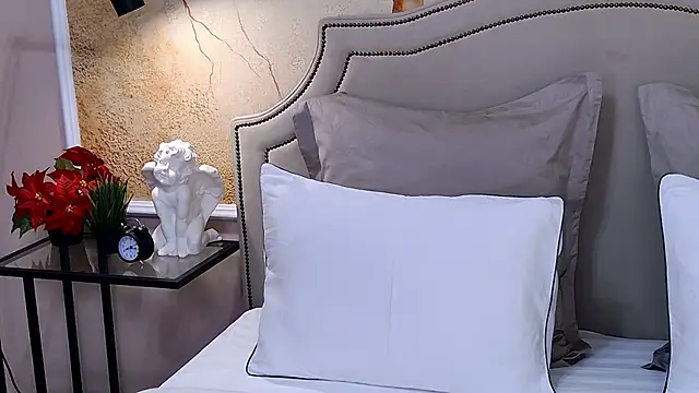 AmadaReine online show from 06/20/26, 04:01