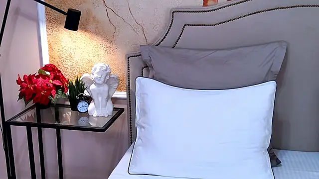AmadaReine online show from 07/14/26, 04:24