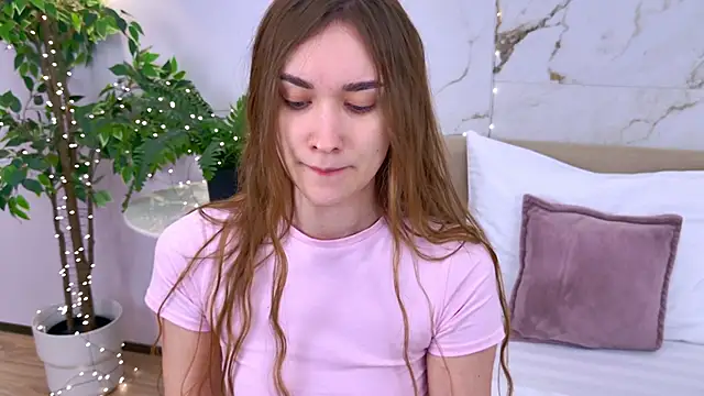 Snapshot of AmadaReine chatting on 01/14/26, 04:10 AmadaReine online show from 01/14/26, 04:10