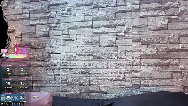 Kiara Zahiri   online show from 11/26/25, 11:43