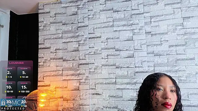 Kiara Zahiri   online show from 12/02/25, 11:01