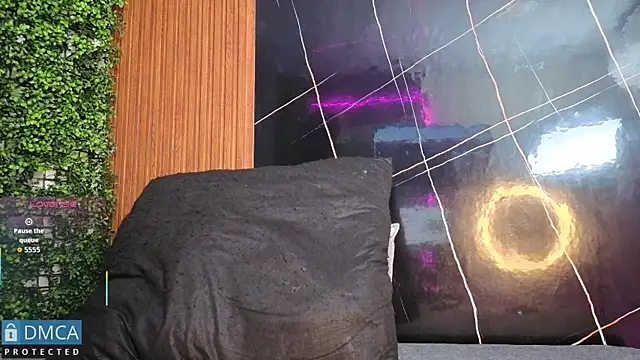 Kiara Zahiri   online show from 11/14/25, 11:14