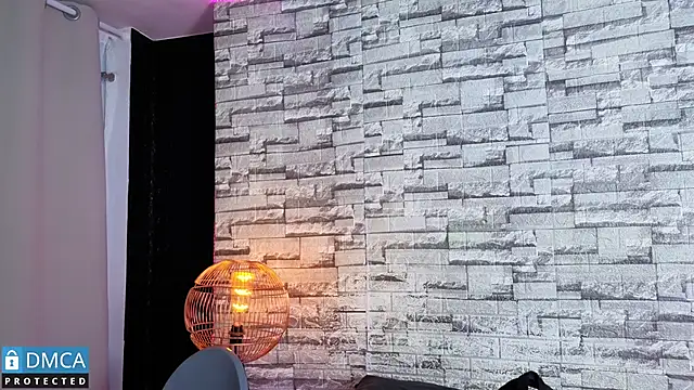 Kiara Zahiri   online show from 12/05/25, 10:58