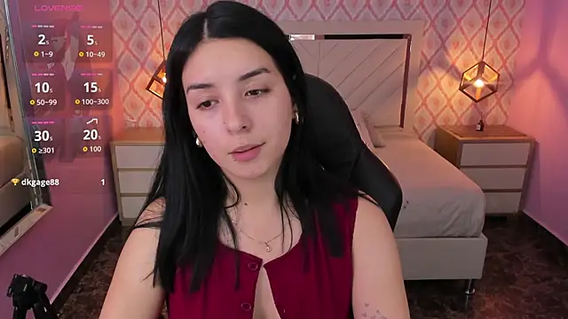 CHRISTY TEIGEN4 online show from 11/15/25, 07:18