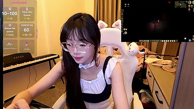 Snapshot of Linbaibai chatting on 12/17/25, 02:22 Linbaibai online show from 12/17/25, 02:22