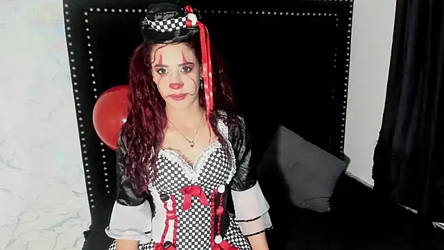 Snapshot of Alisha_Evans_Rs chatting on 10/19/25, 04:26 Alisha Evans Rs online show from 10/19/25, 04:26