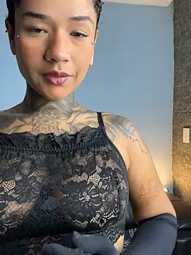 Snapshot of xbigpeach chatting on 11/04/25, 04:49 xbigpeach online show from 11/04/25, 04:49