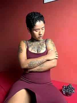 Snapshot of xbigpeach chatting on 10/09/25, 10:10 xbigpeach online show from 10/09/25, 10:10